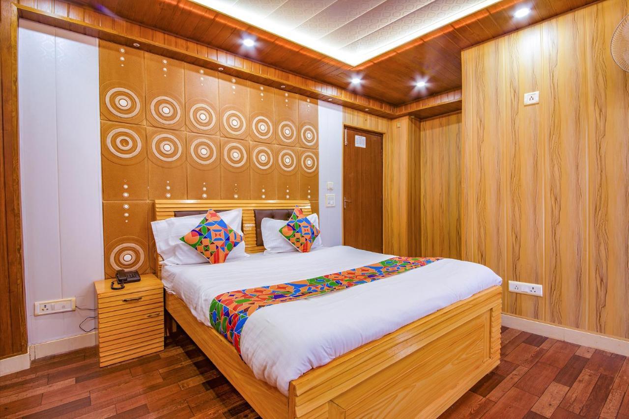 โอโย 37373 โฮเต็ล แซฟไฟร์ Hotel มัสซูรี ภายนอก รูปภาพ