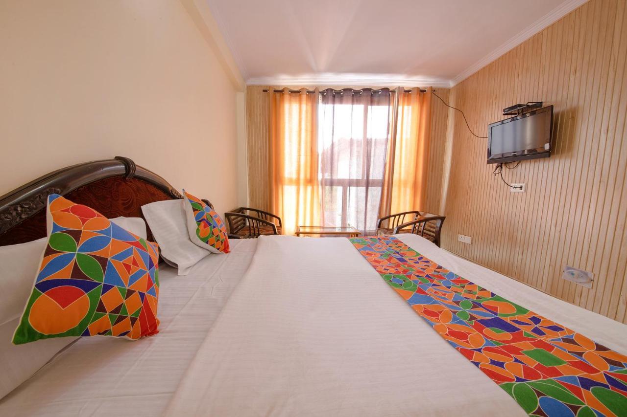 โอโย 37373 โฮเต็ล แซฟไฟร์ Hotel มัสซูรี ภายนอก รูปภาพ
